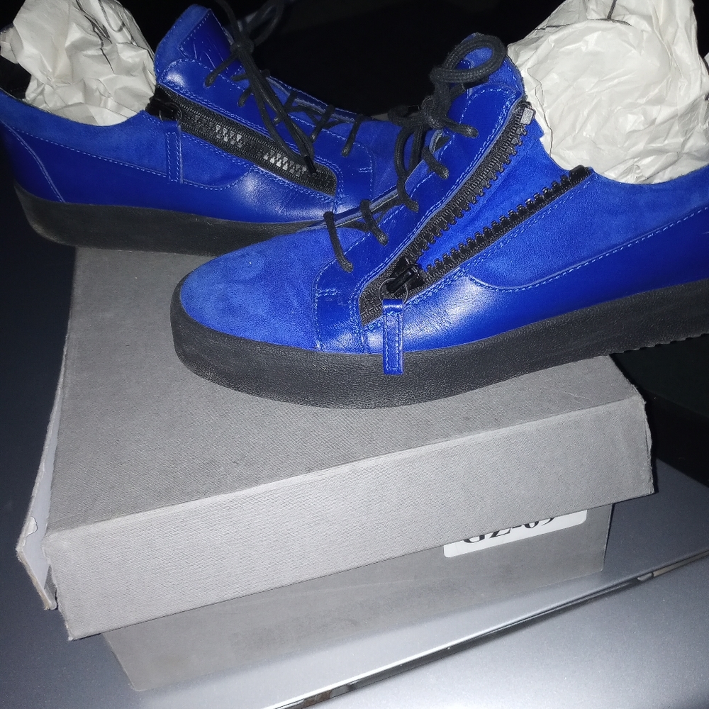 Shoes - Picture 2 of 4